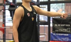 九游游戏-球队严格备战，备受关注的是球员状态