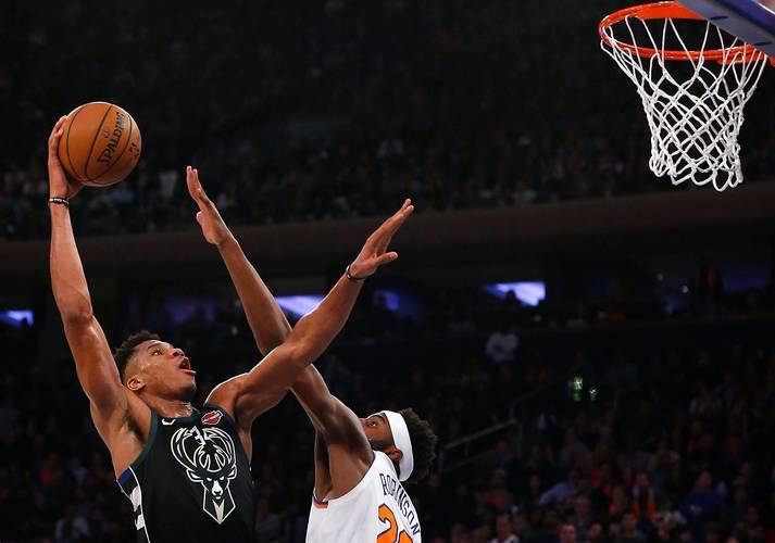 包含雄鹿客场力克尼克斯，字母哥砍下35分的词条