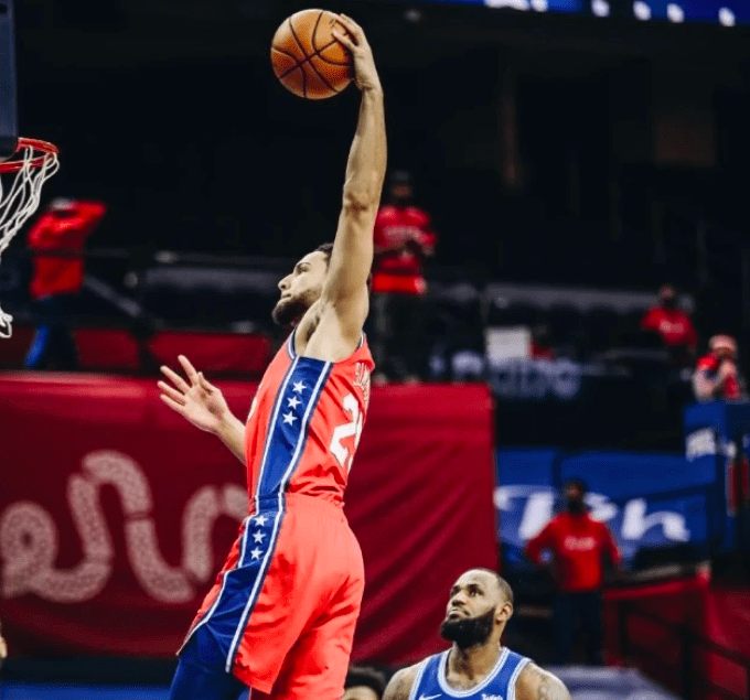 湖人B队轻取巴西男篮,哈里斯送出助攻 湖人B队轻取巴西男篮,哈里斯送出助攻