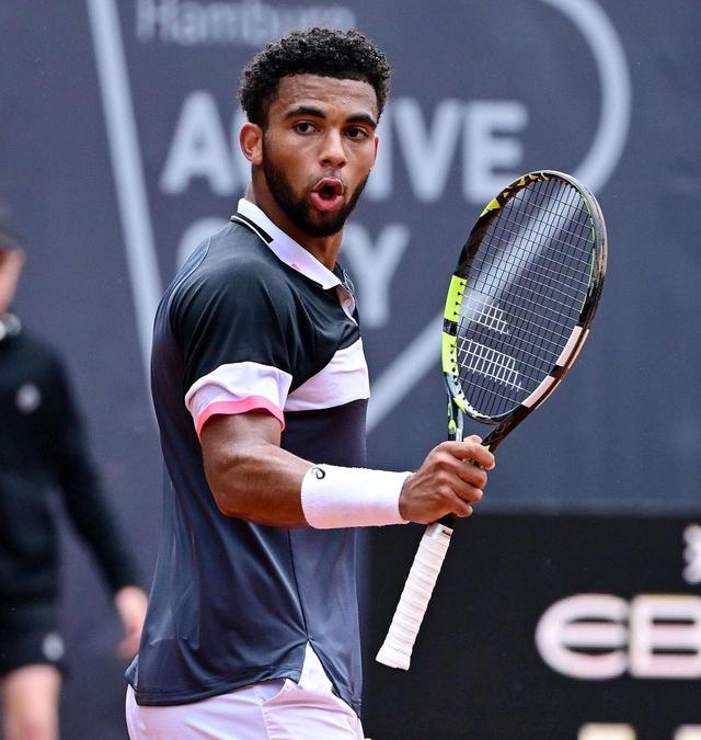 年终总决赛轻取拉沃尔杯，西西帕斯带队取胜