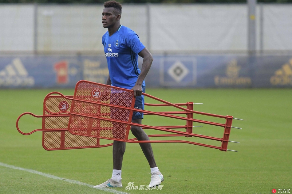 汉堡队员接受训练,备战联赛! 汉堡队员接受训练,备战联赛!