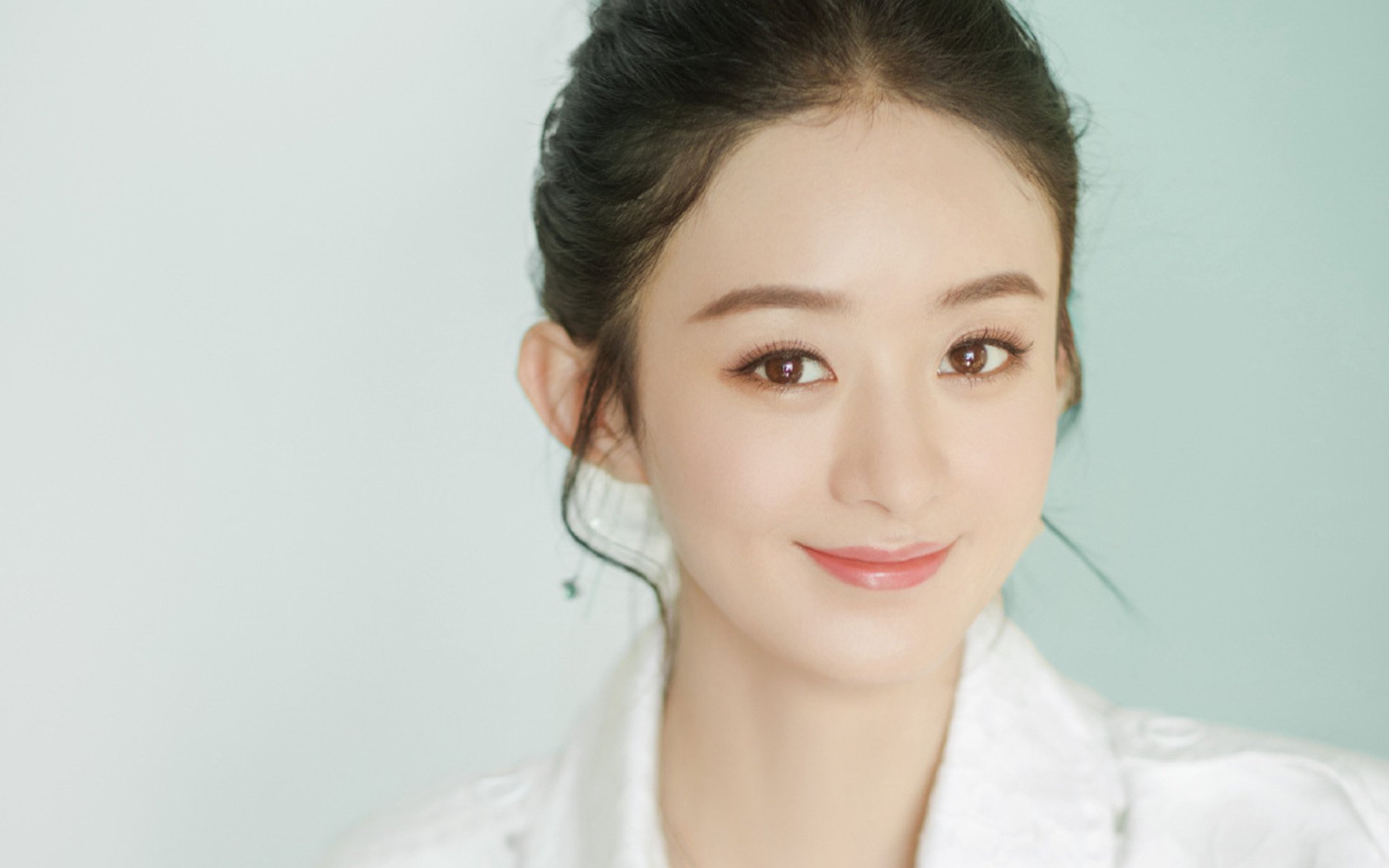 足球之夜，克瓦拉茨赫利亚爆发闪耀，澳大利亚轻取巴西震惊世界