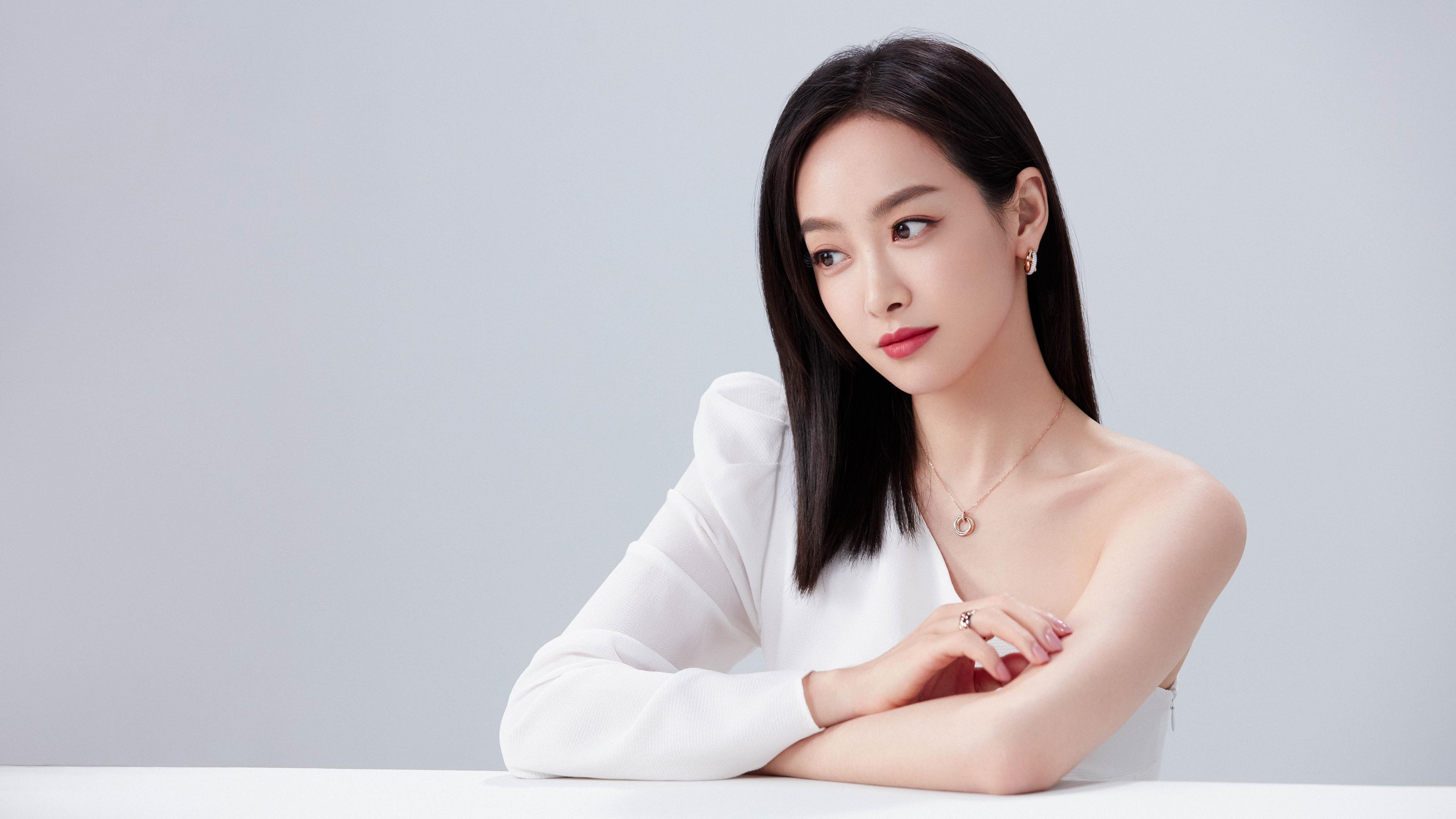 76人对阵黄蜂，福克斯成为全场焦点